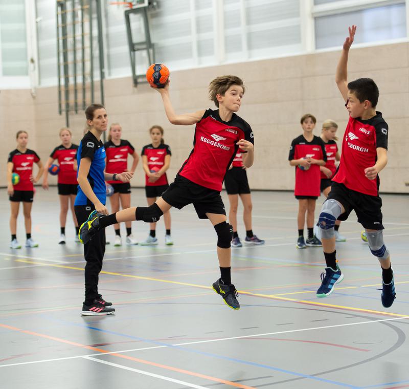 Header handbal